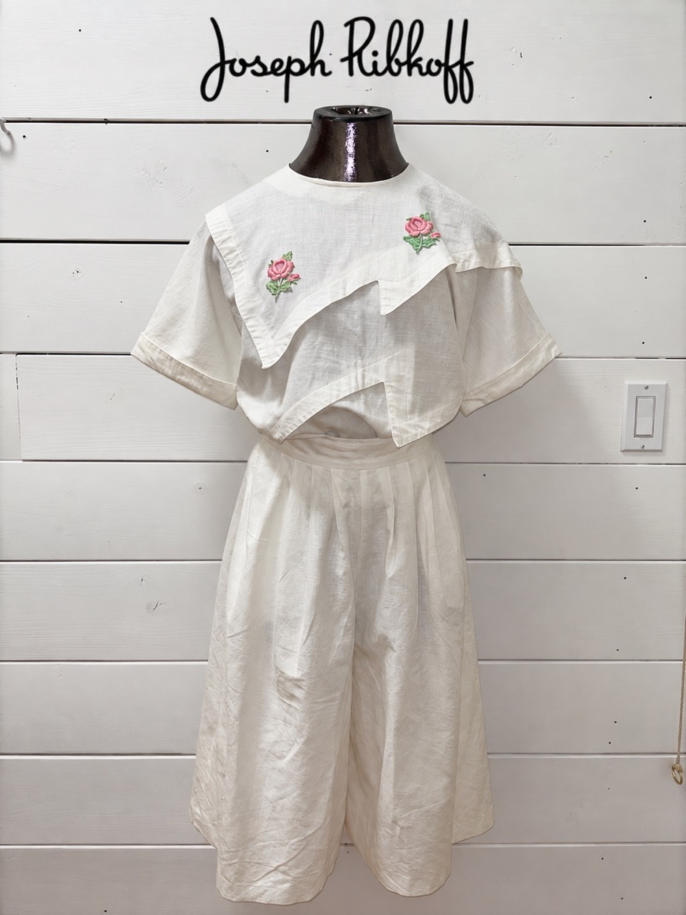 Joseph Ribkoff Vintage Embroidered 2-Piece Set – Estimated Size M
